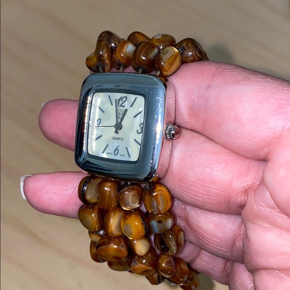 Pre-owned Quartz beaded watch - Picture 3 of 4